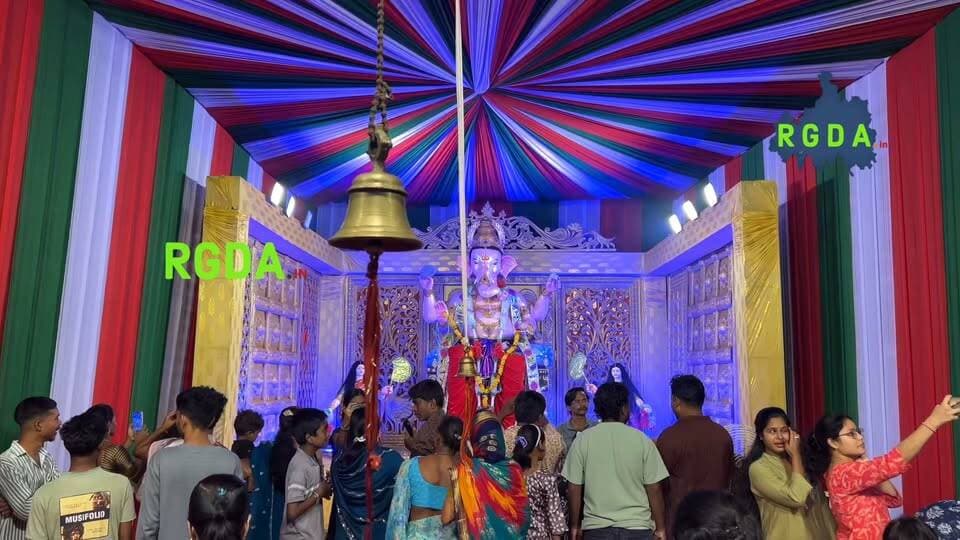 ଗଣେଶ ପୂଜାରେ ଝଲସୁଛି ରାୟଗଡ଼ା ସହର:ବିଭିନ୍ନ ମଣ୍ଡପରେ ଭକ୍ତଙ୍କ ପ୍ରବଳ ଭିଡ଼ |
#rgda #rayagada #odishanews #odianews #topnews #topstories #rayagadanews #rayagadapolice #ganeshchaturthi #ganpatibappamorya #ganeshpuja #rayagadaganeshpuja