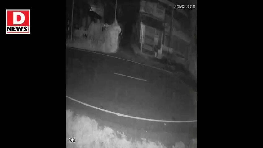 গাড়ির চাকায় শিক্ষা কর্মাধ্যক্ষ!
পথ দুর্ঘটনায় মৃ*ত্যু পঞ্চায়েত সমিতির শিক্ষা কর্মাধ্যক্ষের, দেখুন সেই মর্মান্তিক ভিডিও। গোয়ালতোড়ে শোকের ছায়া
#Dnews #accident #goaltore #NewsUpdate