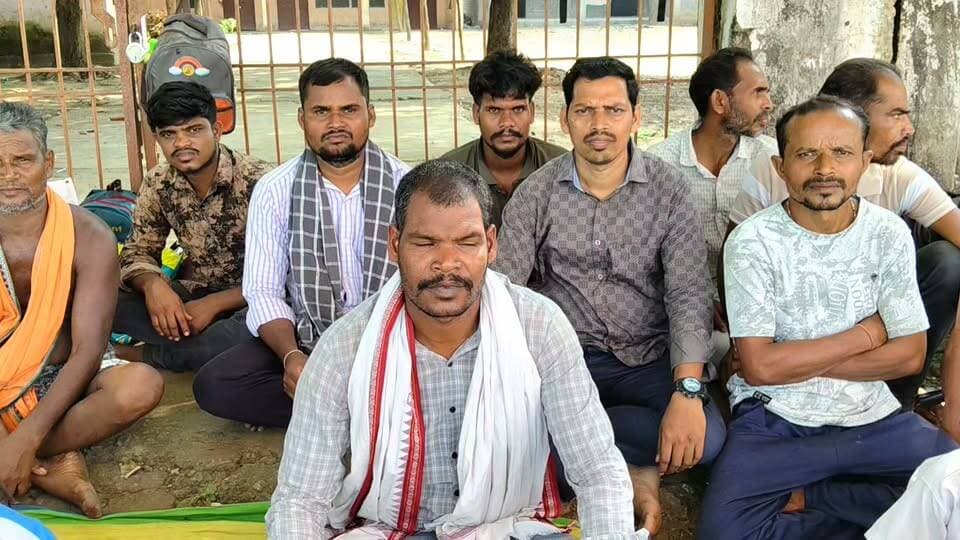 ସ୍କୁଲ ଗେଟରେ ତାଲା ମାରି ପ୍ରତିବାଦ
ବୌଦ କଣ୍ଟାମାଲ ବ୍ଲକ ତେନ୍ତୁଳିଖୁଣ୍ଟି ସ୍କୁଲରେ ଶିକ୍ଷକ ଙ୍କ ବଦଳି ପାଇଁ ପ୍ରତିବାଦ ଶୁଣନ୍ତୁ ଅଭିଭାବକ କଣ କହୁଛନ୍ତି