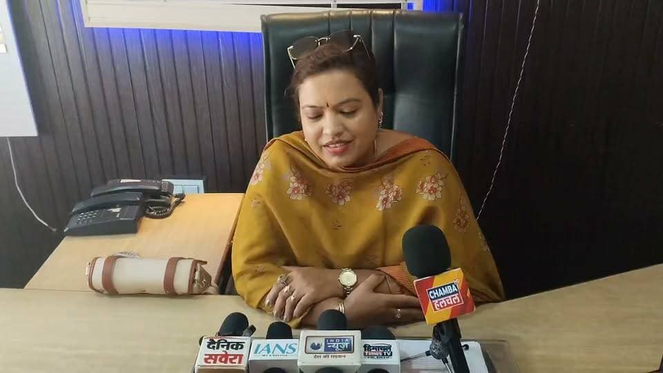 नगरपरिषद चंबा के सभी वार्डों में एक समान विकास करवाने के लिए कार्य आरम्भ : भुवनेश्वरी गुलाटी। Himachal Times TV