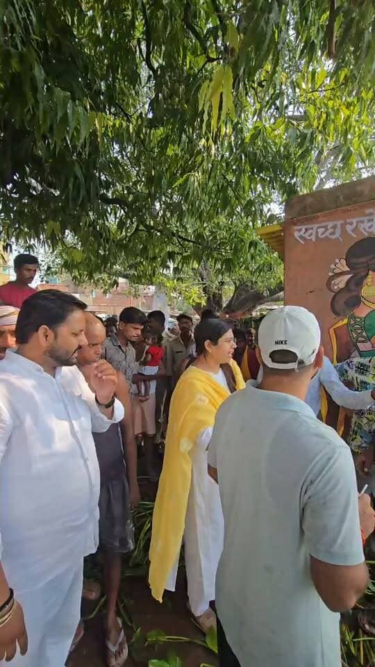 न खेलब, न खेले देब... अधिकारी रोक रहें हैं जनता को तालाब साफ़ करने में सभी जनता छट को लेकर तालाब साफ कर रहें थे , लेकिन अधिकारी FIR करने का दें रहें धमकी! #bdbiharjharkhand #jehanabad #bihar