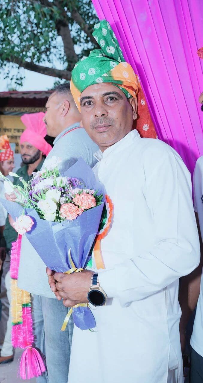 ग्राम पंचायत बरोटी के युवा ,ईमानदार,कर्मठ,समाजसेवी व हर सुख दुख के साथी उप प्रधान rakesh sharma जी को जन्मदिवस की हार्दिक बधाई एवं शुभकामनाएं।