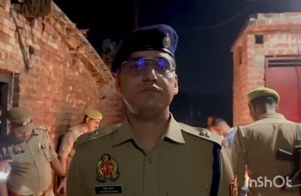 खबर थाना रोजा जहां भतीजे ने ताऊ के ऊपर कर दिया हमला पहुंचा दिया रामपुर मुकदमा दर्ज आरोपी फरहार शाहजहांपुर उत्तर प्रदेश