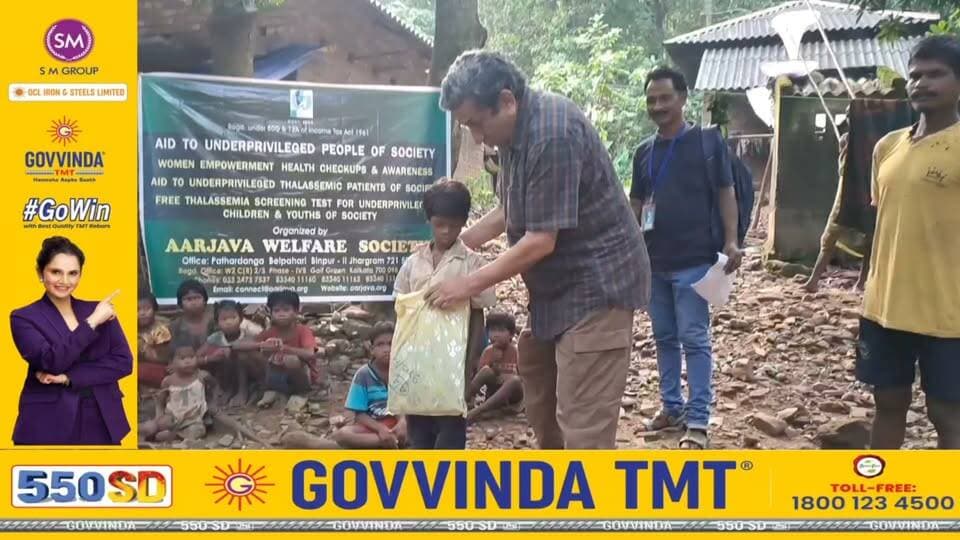 পুজোর আগে প্রান্তিক মানুষের পাশে আর্যভ, বেলপাহাড়িতে থ্যালাসেমিয়া নির্ণয় শিবির