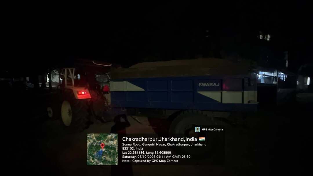 अवैध बालू परिवहन के खिलाफ खनन टास्क फोर्स की कार्रवाई, 3 वाहन जब्त
पश्चिमी सिंहभूम जिले में अवैध खनन, परिवहन एवं भंडारण के विरुद्ध जिला खनन टास्क फोर्स का अभियान लगातार जारी है। इसी क्रम में जिले के विभिन्न थाना क्षेत्रों में विशेष अभियान चलाकर अवैध रूप से बालू का परिवहन करने वाले वाहनों के खिलाफ कार्रवाई की गई।
अभियान के दौरान मुफ्फसिल थाना क्षेत्र से 1 बालू लदा ट्रैक्टर, जबकि चक्रधरपुर थाना क्षेत्र से 1 बालू लदा ट्रैक्टर एवं 1 हाइवा जब्त किया गया। इस तरह कुल 3 वाहनों को अवैध बालू परिवहन के मामले में जब्त किया गया है।
#citilivejharkhand #nonfollowers #jhakhandpolice #foryouシ #बालू