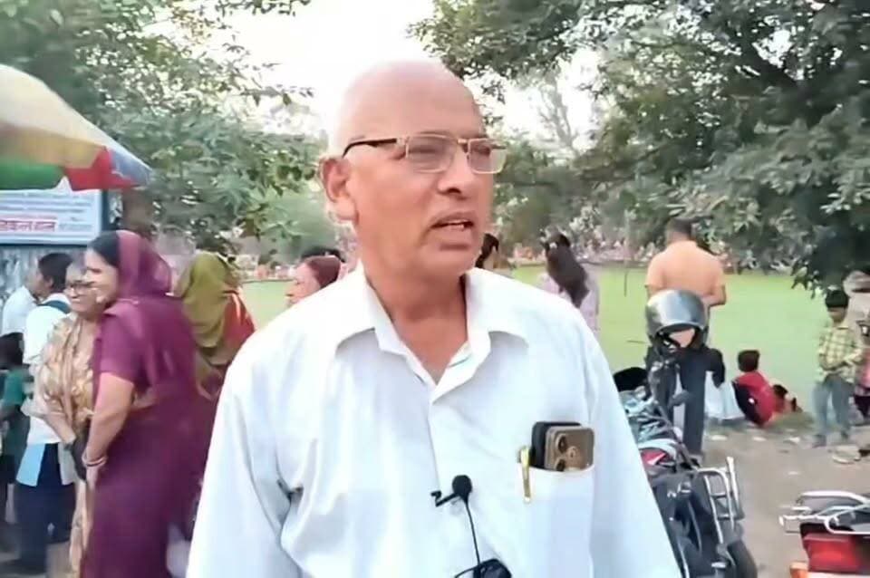 मऊ के ब्रह्मस्थान पोखरे पर जीवित्पुत्रिका पूजा के दौरान अधिवक्ता राजेंद्र राम का बयान सुनिए
#खबरेंअभीतक #KhabareAbhiTak #मऊ #जीवित्पुत्रिका