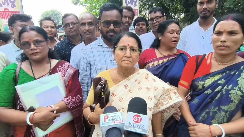 MLA শিখা চ্যাটার্জী কি বলছেন মহিলাদের অন্নপূর্ণা ভান্ডারের টাকা সম্বন্ধে
ফুলবাড়ি সেতু সেবা ক্যাম্পে