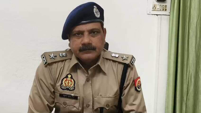 आर्यन यादव पर गोली चलने का मामला निकला झूठा, प्रेमिका पर दबाव बनाने के लिए खुद रची फायरिंग की कहानी*
आजमगढ़*
