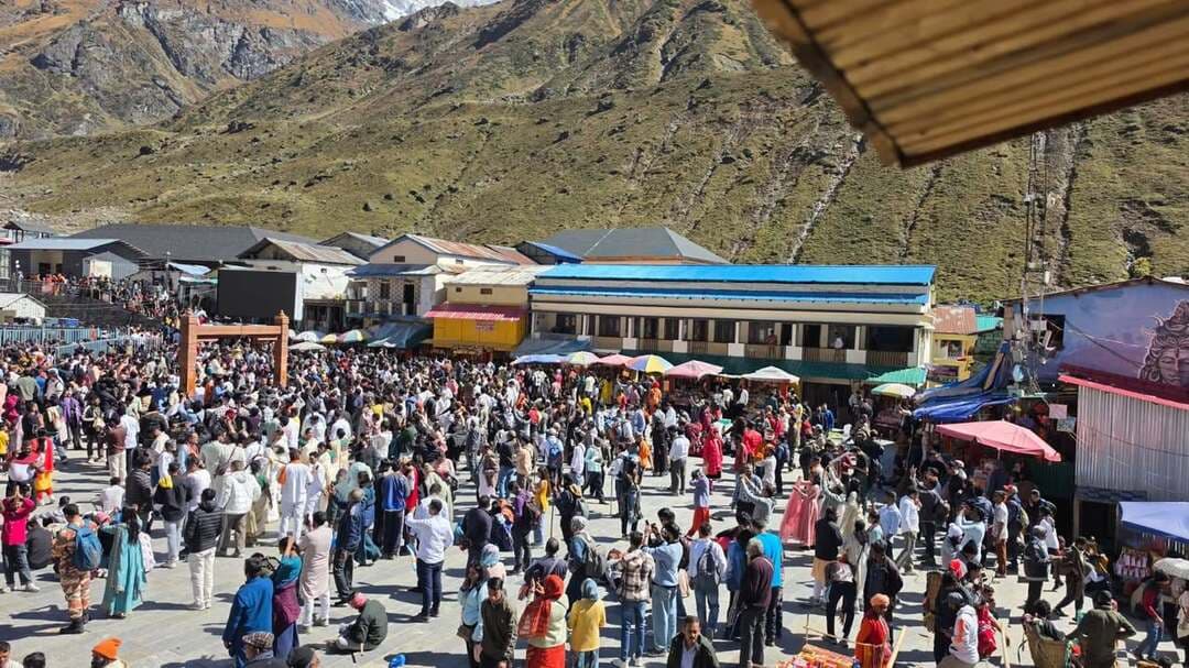 केदारनाथ में उमड़ा आस्था का सैलाब, वीकेंड पर बड़ी संख्या में पहुंचे श्रद्धालु...see more