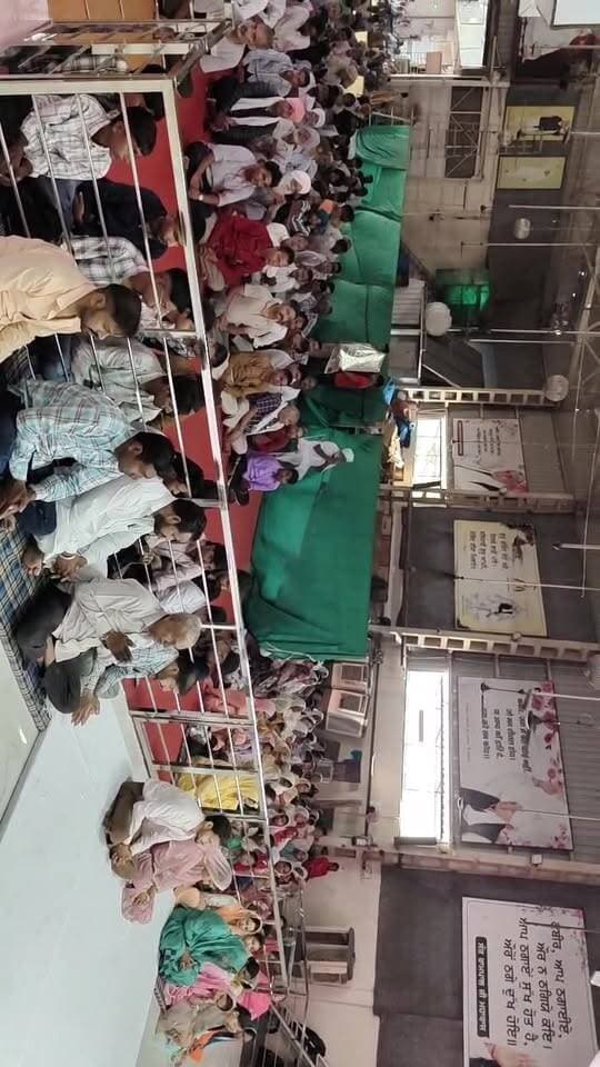 ਸੰਤ ਰਾਮਪਾਲ ਜੀ ਮਹਾਰਾਜ ਜੀ ਵੱਲੋਂ ਕਰਵਾਇਆ ਜਾ ਰਿਹਾ 17 ਮਿੰਟਾਂ ਵਿੱਚ ਦਾਜ ਰਹਿਤ ਵਿਆਹ - ਸਤਲੋਕ ਆਸ਼ਰਮ ਧੂਰੀ (ਸੰਗਰੂਰ) ਤੋਂ ਸਿੱਧਾ ਲਾਈਵ
ਜੋੜਾ:
ਅੰਗਤ ਰਾਏ (ਸ਼੍ਰੀ ਮੁਕਤਸਰ ਸਾਹਿਬ, ਪੰਜਾਬ) ਅਤੇ ਸ੍ਰਿਸ਼ਟੀ (ਸਿਰਸਾ, ਹਰਿਆਣਾ)