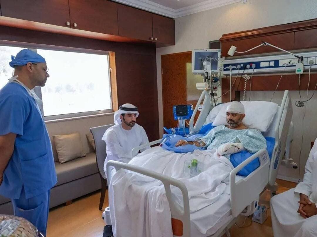 दुबई के क्राउन प्रिंस और यूनाइटेड अरब अमीरात (#UAE) के डिप्टी प्राइम मिनिस्टर हमदान बिन मोहम्मद ने शनिवार को फ्लाईदुबई फ्लाइट FZ1073 के इंडियन पायलट स्मित मच्छर से हॉस्पिटल में मुलाकात की और उनकी हिम्मत की तारीफ की।