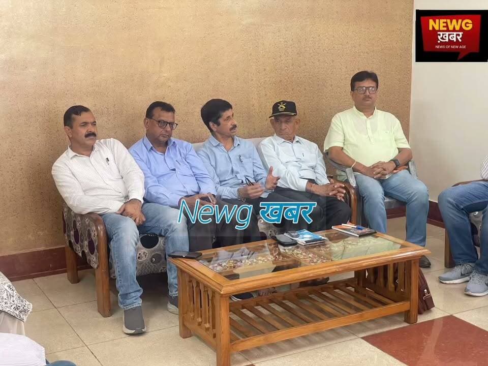 जिला कांग्रेस कमेटी के अध्यक्ष सुमन भारती शर्मा की अध्यक्षता में संविधान बचाओ वोट बचाओ बैठक का आयोजन