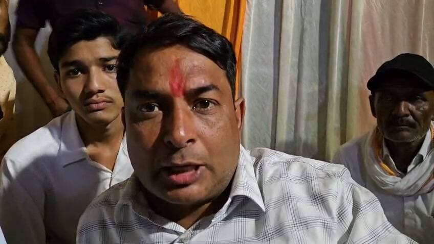 एक बार नरेश मीणा को भी सुन लो.............