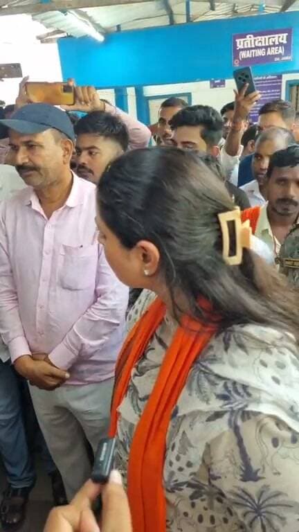 मंत्री श्रेयसी सिंह जमुई सदर अस्पताल पहुंची।