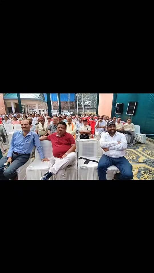 देहरा ।। News123 ।। परागपुर में आयोजित हुआ खंड स्तरीय सहकारी सम्मेलन ,बतौर मुख्यअतिथि पहुंचे चेयरमैन हिमकोफेड विक्रम शर्मा डिक्की*
**कांग्रेस के संगठन पदाधिकारी सहित बीडीओ परागपुर भी मौजूद*