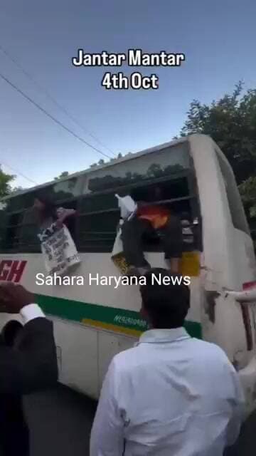 जंतर मंतर पर कॉकरोचों ने छुड़ाए पुलिस के पसीने ...! Sahara Haryana News ll