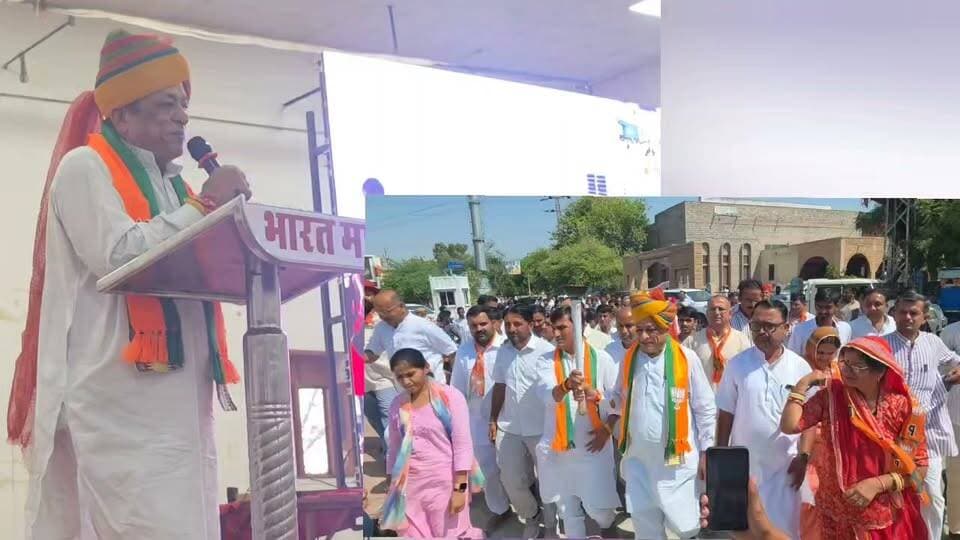 बाड़मेर विकसित भारत संकल्प सभा को संबोधित करते प्रभारी मंत्री।
BJP Rajasthan Swaroop Singh Khara Dr Priyanka Chaudhary BJP Barmer Bharatiya Janata Party (BJP) Joraram Kumawat