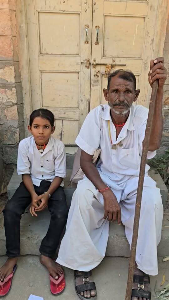 7 साल की बेटी का स्कूल जाना हुआ बंद,माता-पिता के साथ मारपीट।
Barmer Police Balotra Police Rajasthan Police