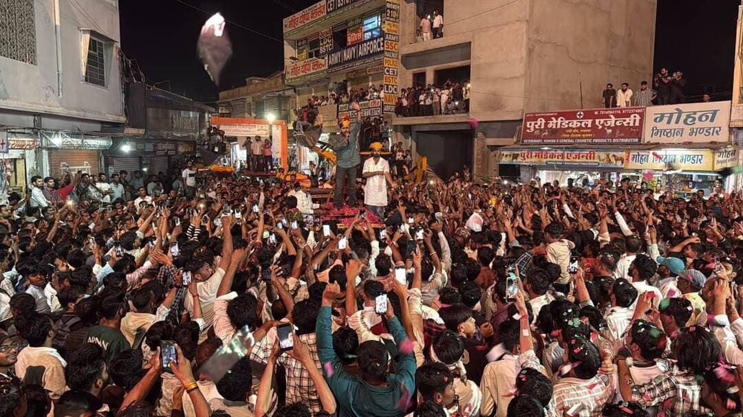 शिव विधायक रविंद्र भाटी की सरलीकरण यात्रा के परबतसर पहुँचने पर हुआ भव्य स्वागत,