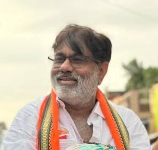 अगर रानीगंज से भाजपा धीरज ओझा को टिकट दे और सपा वर्तमान विधायक डॉ आरके वर्मा को टिकट दे तो किसका पलड़ा भारी पड़ेगा?