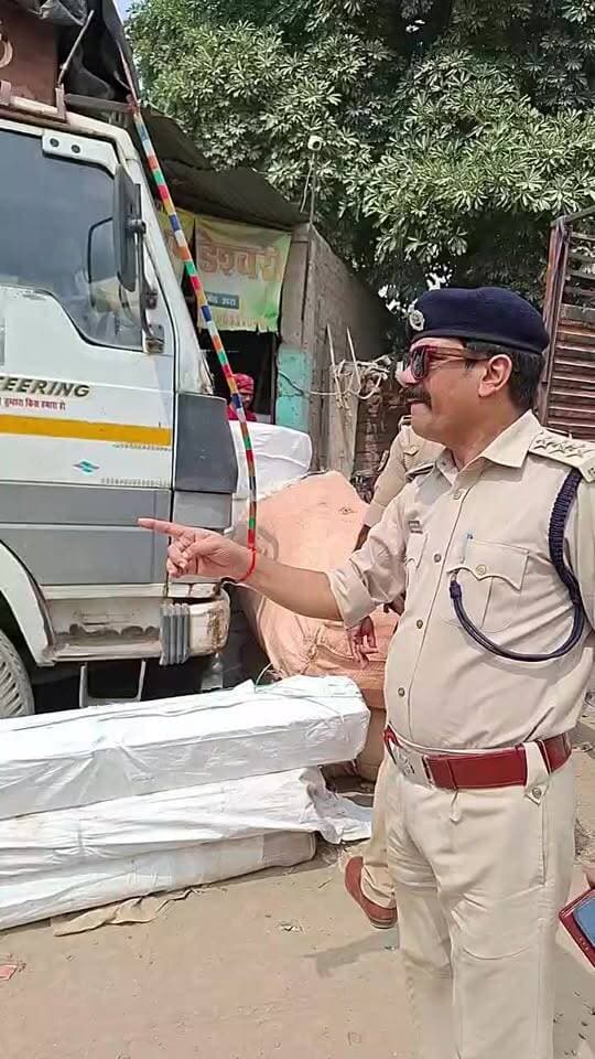 आरा मे फिर चला जबरदस्त चेकिंग अभियान देखिए LIVE...
बस स्टैंड ,सपना सिनेमा मोड, धरारा