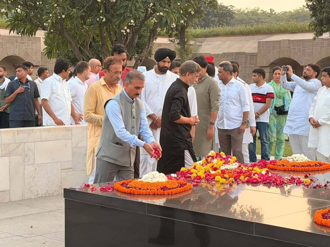 दिल्ली:-राजघाट में वोट चोरी के खिलाफ INDIA गठबंधन का धरना, मुख्यमंत्री सुखविन्द्र सिंह सुक्खू भी हुए शामिल।
