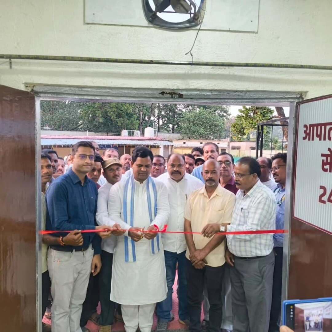 सामुदायिक स्वास्थ्य केंद्र मरवाही में आपातकालीन इकाई सेवा का शुभारंभ माननीय विधायक महोदय, विधानसभा क्षेत्र मरवाही के कर-कमलों से किया गया।
इस सेवा के प्रारंभ होने से मरवाही क्षेत्र की जनता को आकस्मिक परिस्थितियों में तत्काल एवं बेहतर स्वास्थ्य सुविधा उपलब्ध हो सकेगी।
यह पहल क्षेत्र में स्वास्थ्य सेवाओं को और अधिक सुदृढ़ एवं जनसुलभ बनाने की दिशा में एक महत्वपूर्ण कदम है। 🙏
#Marwahi #EmergencyService #HealthServices #GPM #ChhattisgarhHealth स्वास्थ्य_सेवा मरवाही