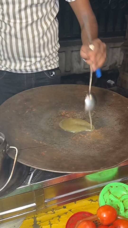 Hardworking Boy Making & Selling Delicious Street Style Maggi In Lucknow 🔥🍜
#StreetFood #Maggi #MaggiLovers #LucknowFood #LucknowStreetFood #IndianStreetFood #StreetStyleMaggi