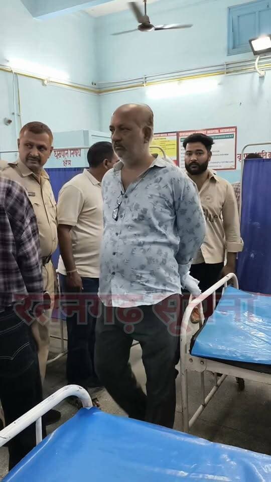 एनएच 11 पर बाइक सवारों को लोक परिवहन बस ने मारी पीछे से टक्कर, हुई****