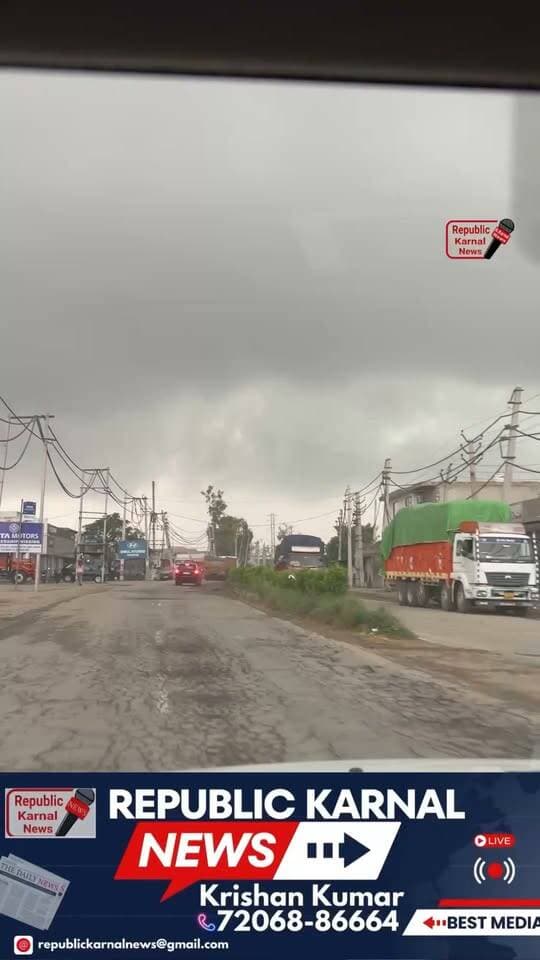 मौसम हुआ अचानक खराब आसमान में छाए गहरे काले बादल भारी बरसात ने किया पानी ही पानी
