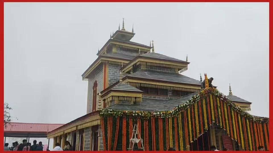 #नवरात्रि का पहला दिन #माँ सुरकंडा का दिव्य और भव्य दरबार।
#देखिए। #तस्वीरें।