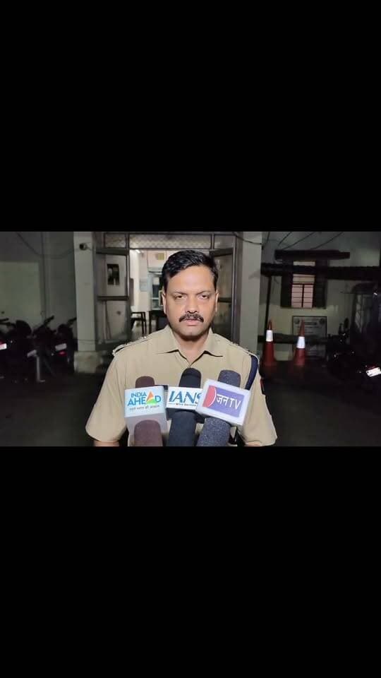 #बारां
बारां-अटरु CI अशोक कुमार वर्मा को लेकर एएसपी सौरभ तिवाड़ी ने अटरू पहुंचकर क्या कहा....? भाजपा नेता से विवाद का मामला आया था सामने।
#बारां #atrupolice #baransp