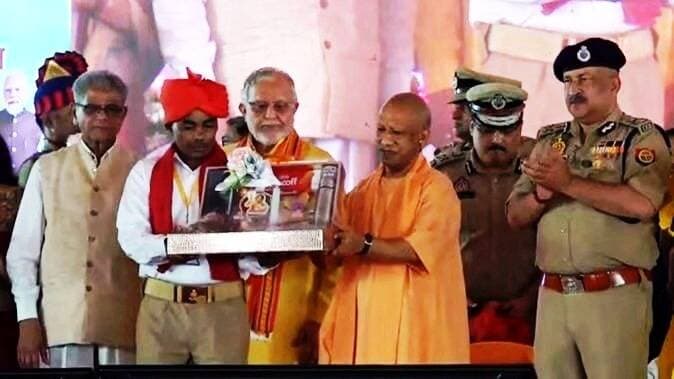 https://bareillylive.in/bareilly-news/cm-yogi-bareilly-visit-gram-prahari-salary-increase-cashless-treatment/
CM Yogi Bareilly Visit: ग्राम प्रहरियों की बल्ले-बल्ले! मानदेय बढ़ा, परिवार को मिलेगा ₹5 लाख तक मुफ्त इलाज
