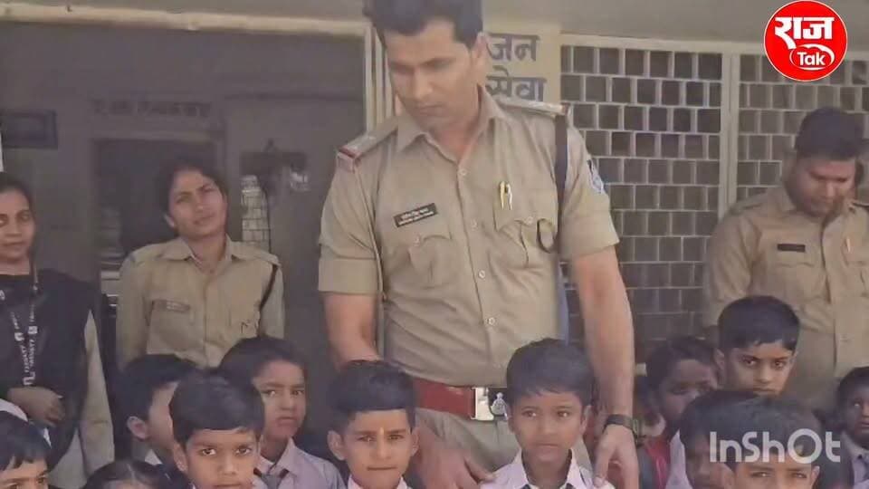 वर्धमान पब्लिक स्कूल के विद्यार्थियों ने किया देवेंद्र नगर थाने का शैक्षिक भ्रमण