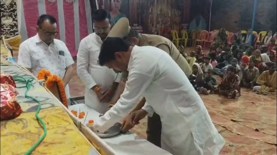 #जहानागंज के #मुस्तफाबाद की #ऐतिहासिक #रामलीला में परशुराम-लक्ष्मण संवाद दृश्य देख दर्शक हुए रोमांचित गूंजे जय श्री राम के जयकारे