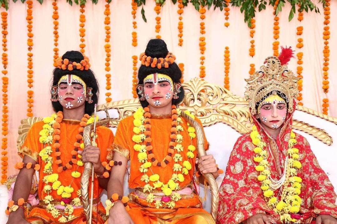 बाराबंकी
राम मंच का लोकार्पण आज संपन्न हुआ l
#viralpost #barabankiupdates