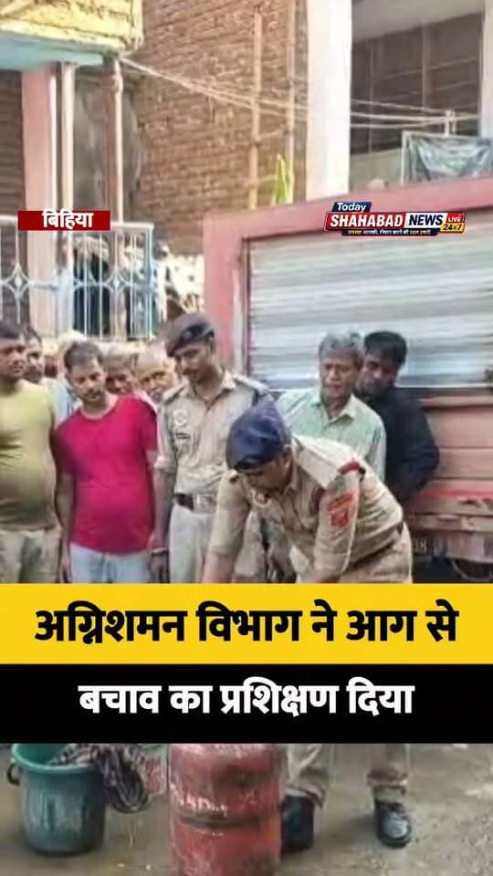 अग्निशमन विभाग ने आग से बचाव का प्रशिक्षण दिया:* दुर्गा पूजा के लिए मॉक ड्रिल कर लोगों को जागरूक किया, सिलेंडर की आग बुझाने का तरीका बताया