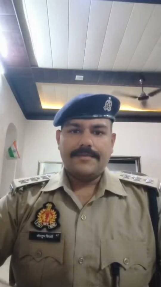 डिजिटल अरेस्ट कर आजमगढ़ के व्यक्ति से 26.70 लाख की ठगी, लखनऊ से वांछित आरोपी गिरफ्तार, खुद को जांच एजेंसी का अधिकारी बताकर देशद्रोह के मुकदमे में फंसाने की दी थी धमकी, मोबाइल-सिम और एटीएम कार्ड बरामद
आजमगढ़
https://abckhabar.in/?p=8940