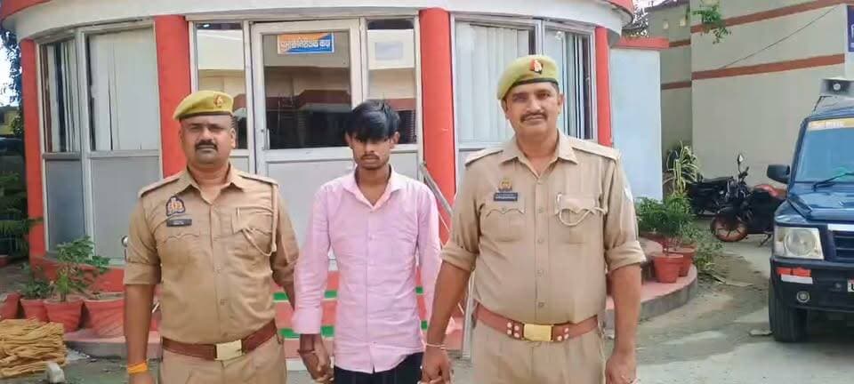फर्जी फर्म और जीएसटी बिलों के जरिए 5.12 करोड़ की राजस्व क्षति का आरोप, सीतापुर जिले का युवक गिरफ्तार, वीआर ट्रेडर्स के नाम पर कूटरचित दस्तावेजों से इनपुट टैक्स क्रेडिट लेने का मामला, सिधारी पुलिस ने भेजा न्यायालय
आजमगढ़
https://abckhabar.in/?p=8925