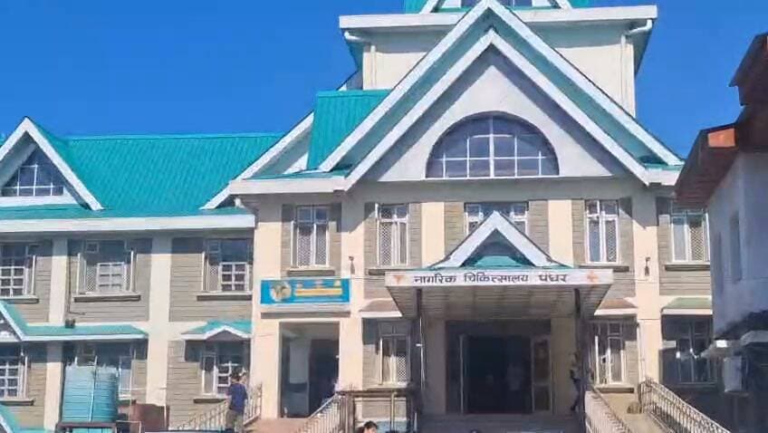 पधर:- पधर में कुतों के हमले से महिला जख्मी