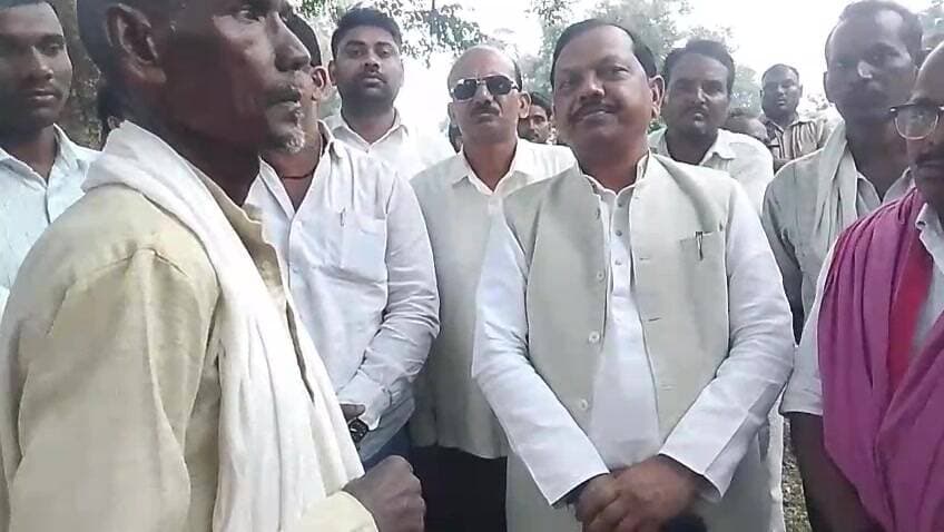 नौगढ़: चन्दौली में जंगल से अधेड़ का शव मिलने से परिवार में हड़कंप