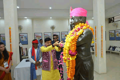 अलीराजपुर: जिले में CM ने चंद्रशेखर आजाद की जन्मभूमि पर दी श्रद्धांजलि, मंत्री, सांसद व अन्य जनप्रतिनिधियों ने किया स्वागत