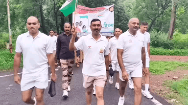 बड़वाह: बड़वाह में केंद्रीय औद्योगिक सुरक्षा बल के प्रशिक्षण केंद्र ने 'हर घर तिरंगा' अभियान के तहत विशाल तिरंगा रैली निकाली