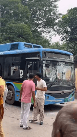 दल्लूपुरा रोड पर DTC बस की टक्कर से आठवीं की छात्रा की मौत, चालक गिरफ्तार