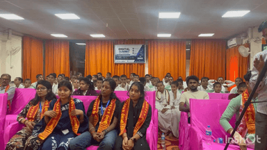 कर्वी: कामदगिरी पीठ सभागार में आयोजित डिजिटल समिट, कंटेंट क्रिएटर और इंफ्लूएंसर को किया गया सम्मानित