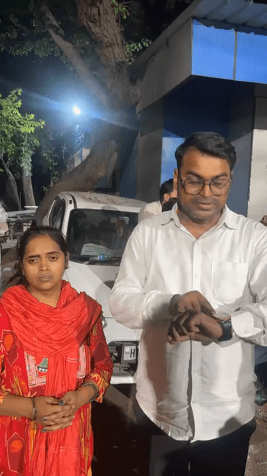यमुना विहार: MCD कर्मचारी की हत्या के विरोध में प्रदर्शन जारी, आप पार्षद बंटी ने कहा आरोपी को नहीं पकड़ पायी है पुलिस