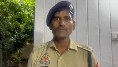#gorakhpurpolice
#PoliceAction
➡️दिनांक 13.06.2026 को #PsCantt क्षेत्रान्तर्गत स्थित आर0के0बी0के0 के पास रामगढ़ताल में एक शव मिला हैं ।
➡️सूचना पर तत्काल मौके पर पहुँचकर शव को कब्जे में लेकर पोस्टमार्टम हेतु भेजा गया पोस्टमार्टम रिपोर्ट में डूबने की वजह से मृत्यु पायी गयी हैं । अग्रिम विधिक कार्यवाही की जा रही हैं ।
➡️ जिसके संबंध में स0पु0अ0/ #COCantt द्वारा दी गयी वीडियो बाईट-
#UPPolice #VideoByte
@dgpup @AdgGkr @adgzonegkr @diggorakhpur