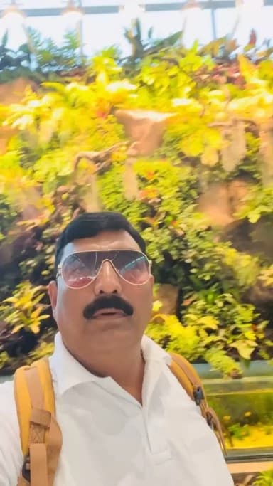 *ज़िंदगी का एक नियम बनायें,*
*जो लोग दिल से बात न करें,*
*उनसे कभी दिल की बात न करें