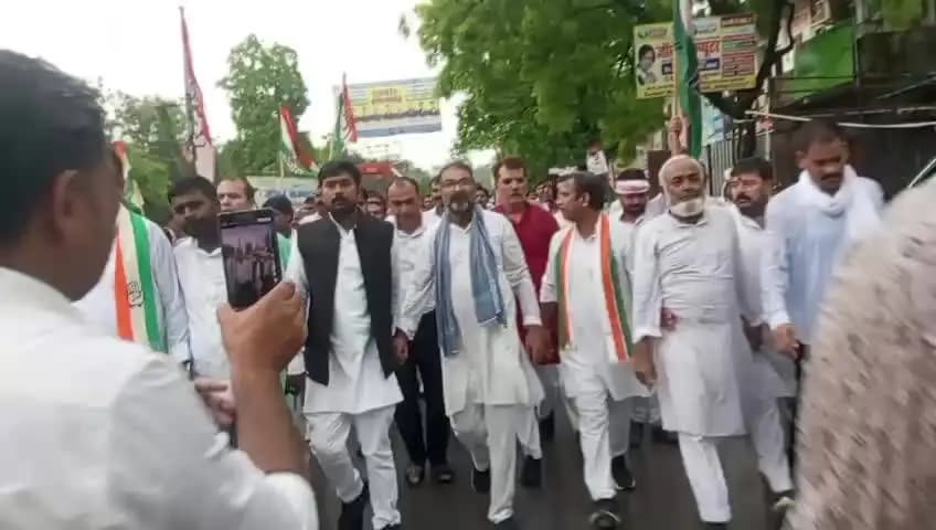 कुशीनगर अंतरराष्ट्रीय एयरपोर्ट से नियमित उड़ानों को चालू करने की मांग को लेकर पदयात्रा में शामिल रहा..!
#पदयात्रा
@sandeepsharma7k
