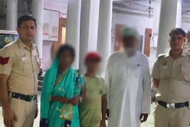 सिविल लाइन्स: दयारगंज थाना पुलिस की संवेदनशील पहल राजघाट के पास मिले 13 वर्षीय बालक को परिवार से मिलाया
